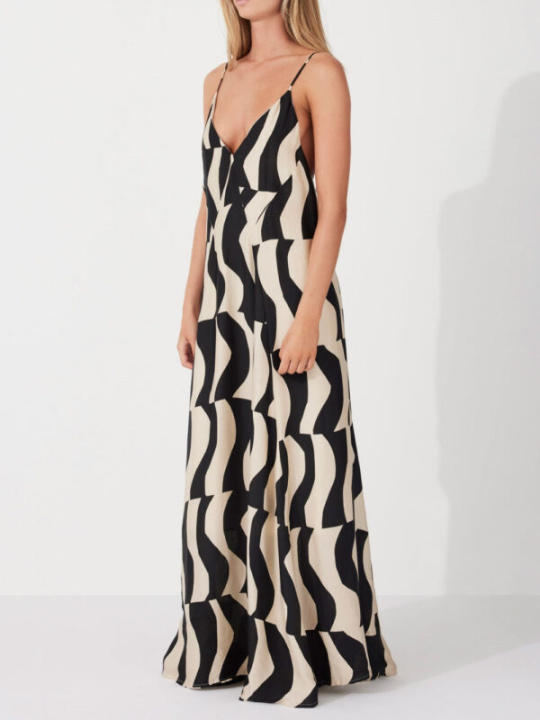 Scooped Back Relaxed Fit Style Maxi Dress - Image 2